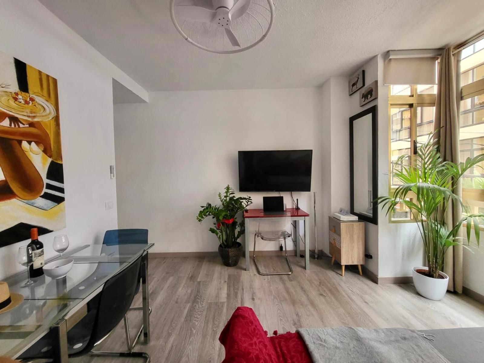 2 Bedrooms Flat 50 Mts Away From Las Canteras Beach Лас-Пальмас-де-Гран-Канария Экстерьер фото